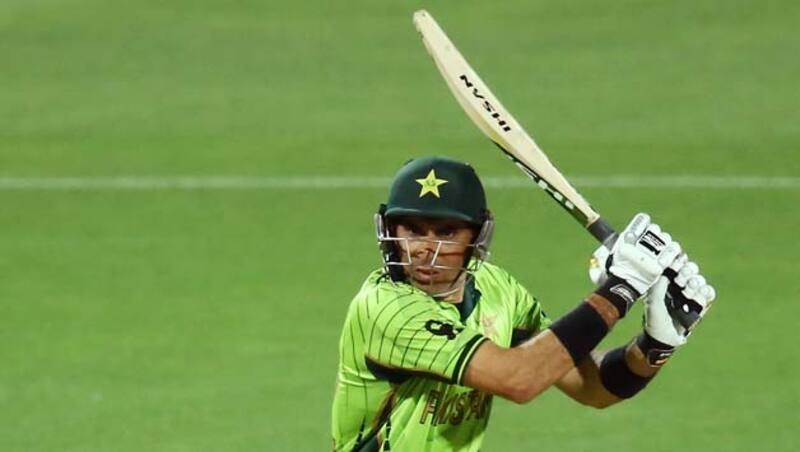 Misbah-ul-Haq played a lone hand for Pakistan as they slumped to a sixth straight World Cup defeat against India &Acirc;&copy; Getty Images