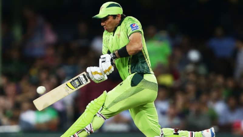 Misbah-ul-Haq is currently batting on 12 off 25 © Getty Images