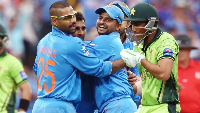 Mohammed-Shami-of-India-is-congratulated-by-teammates37