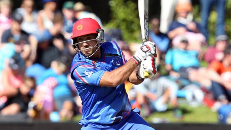 Samiullah Shenwari was dismissed for 96 © Getty Images