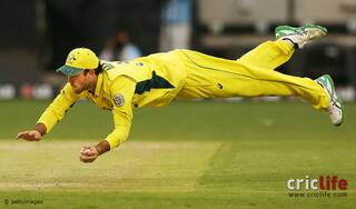 Glenn Maxwell shows off his fielding skills
