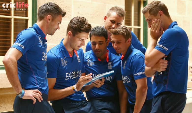 All smiles for England players using Twitter mirror