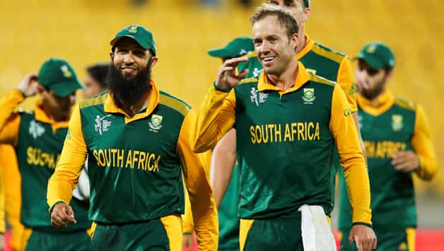 Is AB de Villiers (Right) talking about South Africa's 'Mauka' in this crucial semi-final © Getty Images