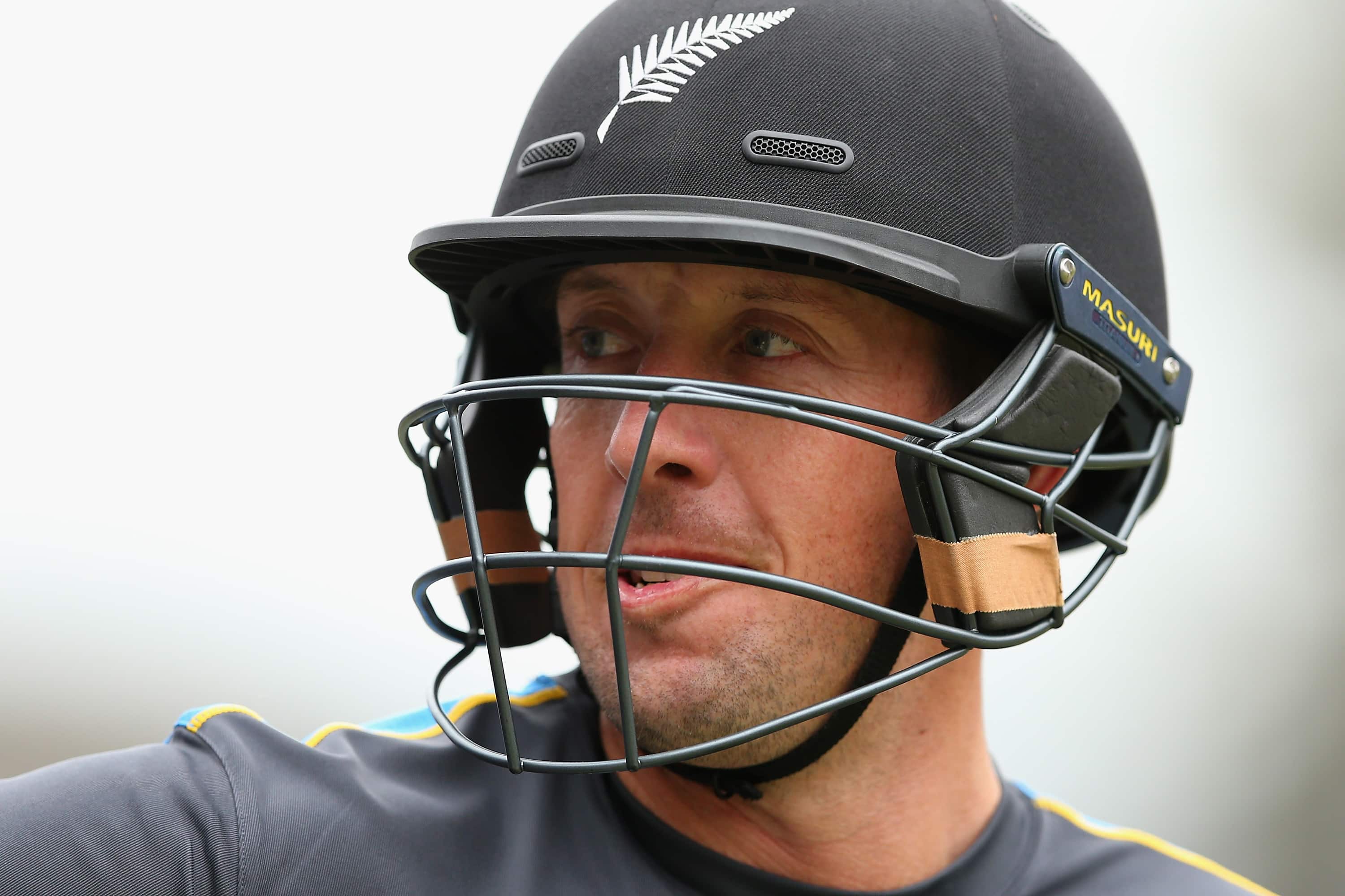 Luke Ronchi booed during ICC Cricket World Cup 2015 Final at Melbourne Cricket Ground ...