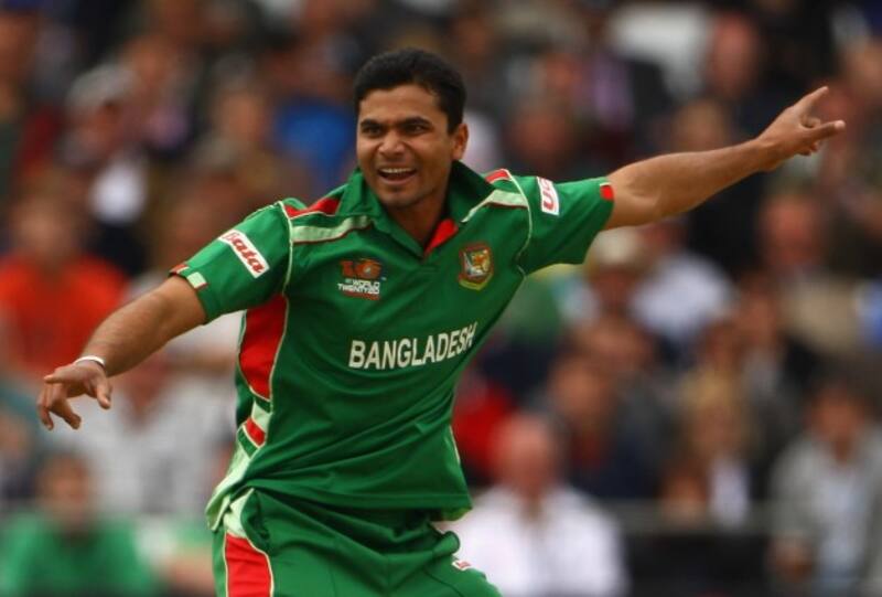 Mashrafe Mortaza will look to lead Bangladesh into the quarter-finals © Getty Images