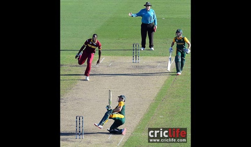Master improviser AB de Villiers plays another unorthodox stroke