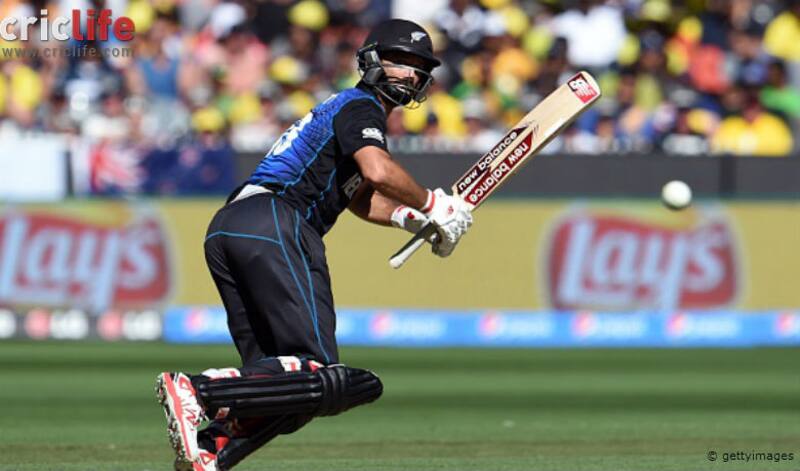 Grant Elliott bats during the ICC Cricket World Cup 2015 final against Australia