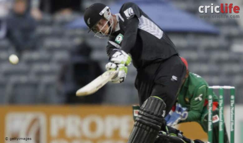 Martin Guptill bats during the 3rd ODI against Bangladesh at AMI Stadium