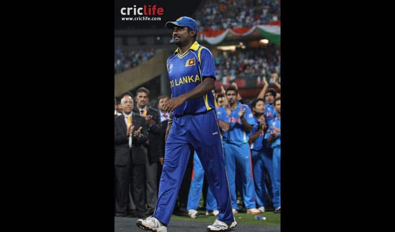 Muttiah Muralitharan is applauded by the victorious India players onto the presentation podium after Sri Lanka's six-wicket defeat in the final of ICC Cricket World Cup 2011 at the Wankhede Stadium, Mumbai © Getty Images