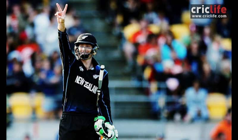 That&acirc;s two on the roof. That&acirc;s what Martin Guptill signals the dug-out after smacking the second ball to the stadium roof