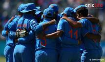 Hamilton Masakadza dismissed for 2 by Umesh Yadav against India in ICC Cricket World Cup 2015