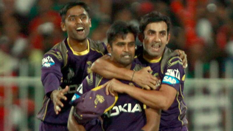 Vinay Kumar (middle) will be playing for Mumbai Indians this year, and will take on his former team Kolkata Knight Riders in the first match &Acirc;&copy; IANS