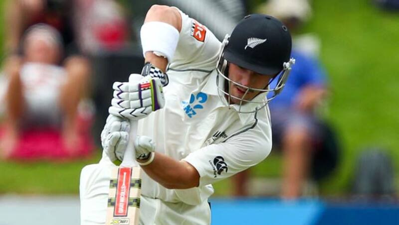Hamish Rutherford scored a gutsy 75 in the 2nd Day of the warm up match against Worcestershire &Acirc;&copy; Getty Images