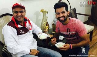 Virender Sehwag enjoys dinner at Manan Vohra’s house