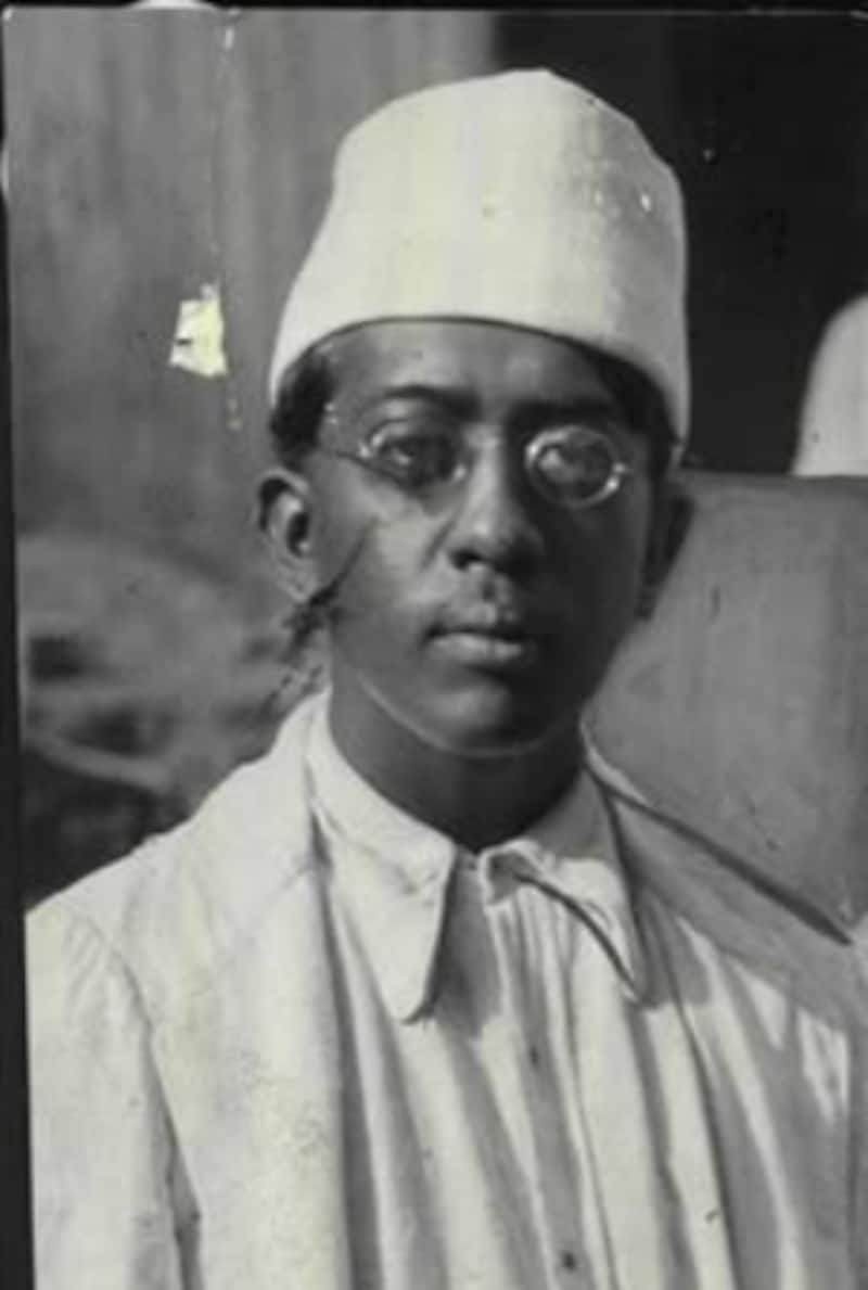 Devdas Gandhi spent a night at jail &acirc; just to watch Don Bradman bat! Photo Courtesy: Wikimedia Commons