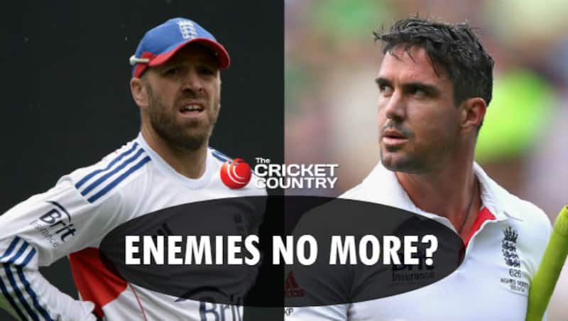 Matt Prior (left) and Kevin Pietersen have been known to share a mutual dislike © Getty Images
