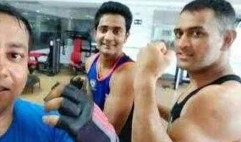 Have a look at MS Dhoni’s massive biceps!
