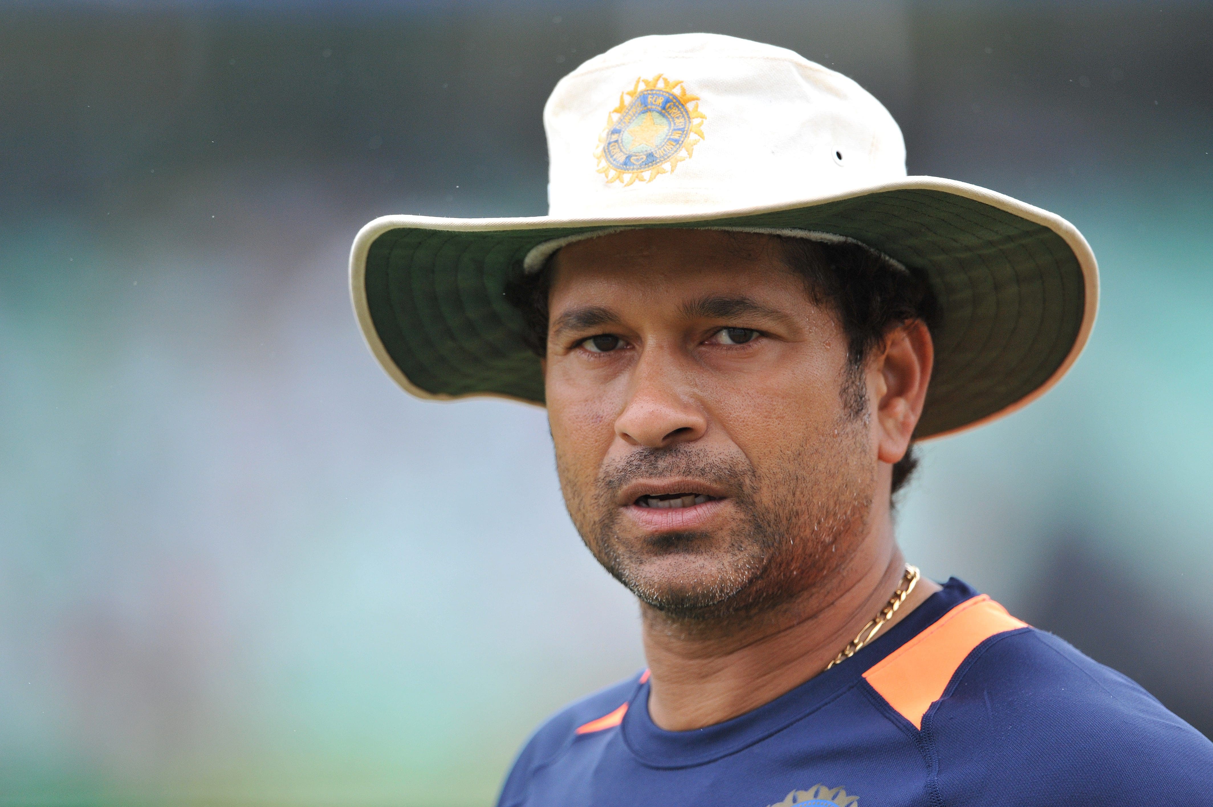 VIDEO: Sachin Tendulkar receives standing ovation when he comes out to bat during MCC ...