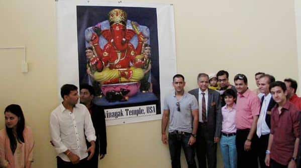 MS Dhoni visits the Sri Siddhivinayak Temple in New Jersey