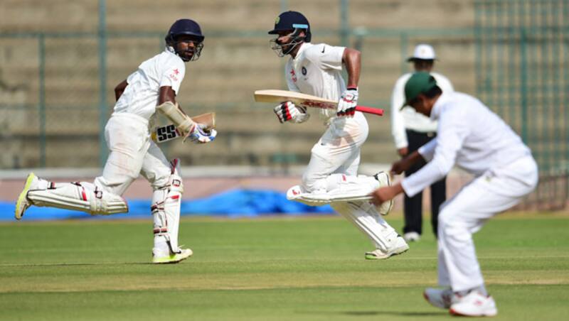 Abhinav Mukund (left) and Shikhar Dhawan shared a 100-run stand &copy; PTI