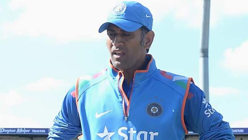Mahendra Singh Dhoni is unhappy that even after posting a formidable score India lost the match &Acirc;&copy; Getty Images