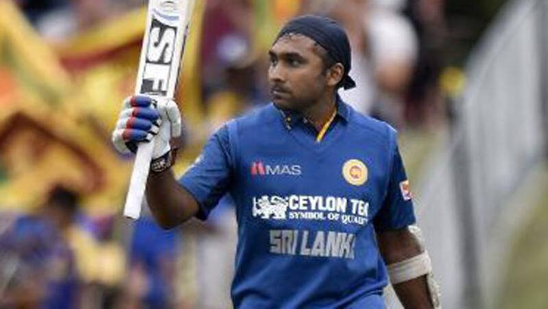 Mahela Jayawardene said he was sharing his experience in the sub-continent with the England team © AFP