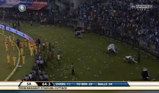 Crowd trouble suspends play at India-South Africa 2nd T20I at Cuttack: Twitter reactions