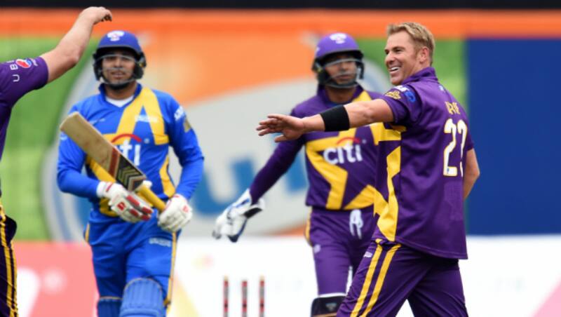 Shane Warne (right) sparked a turn around for his side with three wickets including Sachin Tendulkar &Acirc;&copy; AFP