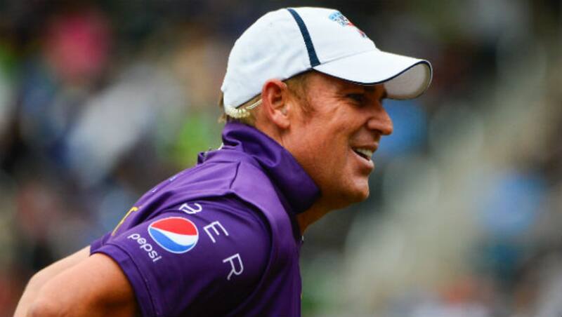 Shane Warne hit the winning six in the 3rd T20 and led his side well in the series to clinch it 3-0 &Acirc;&copy; Getty Images