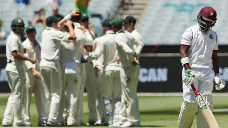 दूसरी पारी में भी वेस्टइंडीज के बल्लेबाज विकेट पर टिकने का माद्दा नहीं दिखा सके © Getty Images