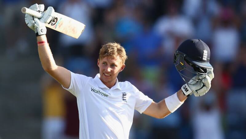 जो रूट ने निक कॉम्पटन के साथ मिलकर लड़खड़ाती इंग्लैंड की पारी को संभाला © Getty Images