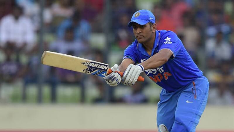 MS Dhoni had a rather unimpressive outing with Jharkhand &copy; AFP (File Photo)