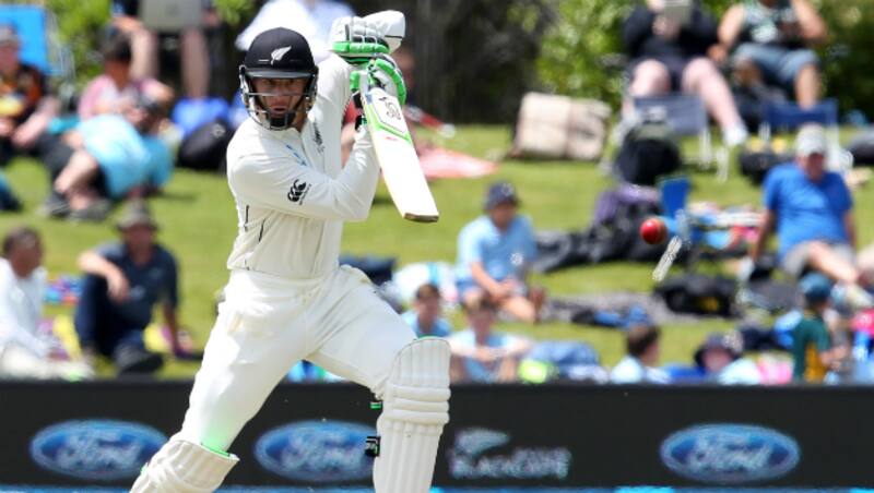 गुप्टिल ने श्रीलंका के खिलाफ टेस्ट क्रिकेट का पहला शतक जमाया © Getty Images