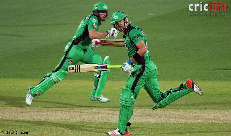 The banter between Kevin Pietersen and James Faulkner continues
