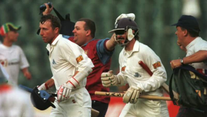 Michael Atherton and Jack Russell return to the pavilion after creating history &Acirc;&copy; Getty Images