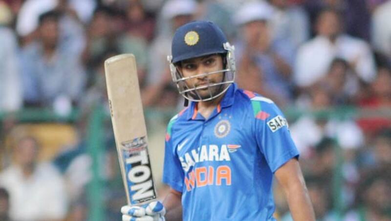 रोहित शर्मा ने पहले वनडे में अपना 28वां अंतराष्ट्रीय अर्धशतक पूरा कर क्रीज पर डटे हुए हैं © AFP (File photo)