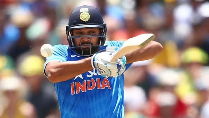 पहले वनडे में रोहित शर्मा ने शानदार शतक जमाते हुए भारत को मनचाही शुरूआत दी © Getty Images