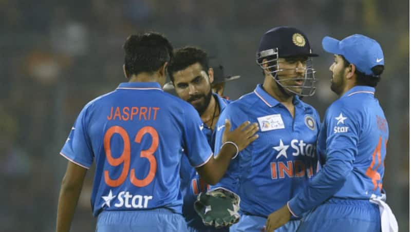 मौजूदा भारतीय टीम को धोनी एक संतुलित टीम मानते हैं © AFP