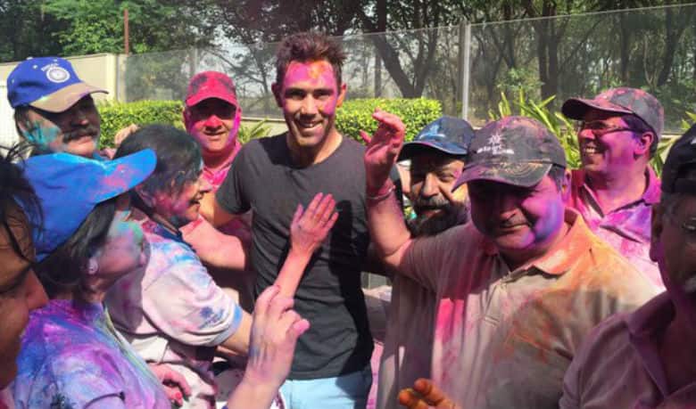 Sachin Tendulkar, Virender Sehwag and other cricketers send warm wishes on Holi