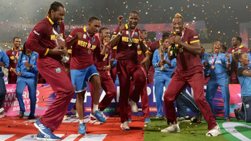 The-West-Indies-lift-the-ICC-World-T20-trophy