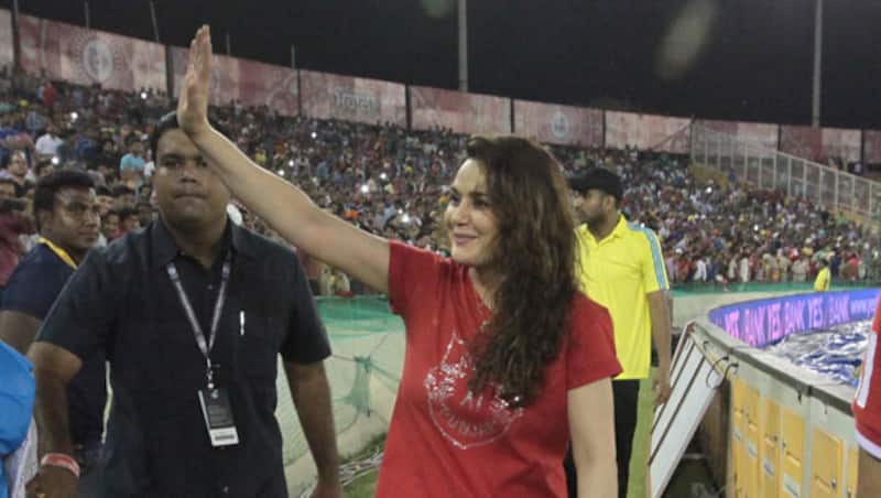 Priety Zinta has extended the invitation to the Chief Minister and he would be present in the first match at Dharamsala on May 7 &copy; IANS