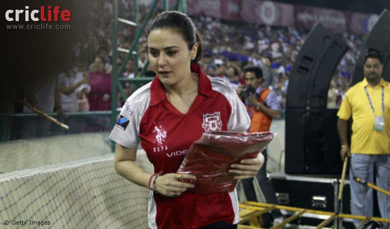 Did Preity Zinta abuse Sanjay Bangar? She denies, lashes back at journalist and the Coach backs her