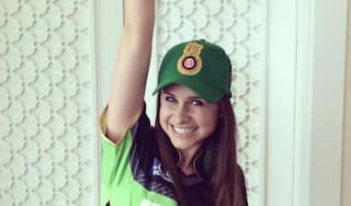 Danielle de Villiers posts a picture with the “best looking guy in Bangalore”
