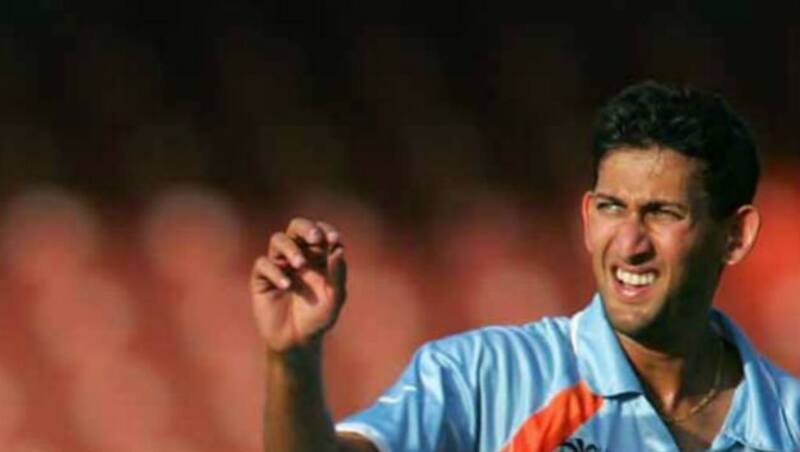 अजीत अगरकर ने अपनी गेंदबाजी के साथ- साथ बल्लेबाजी से भी प्रभावित किया। फोटो साभार: www.news18.com