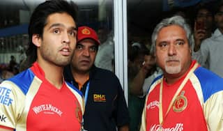 Watch: ‘Fugitive’ Vijay Mallya, son Siddharth enjoy IPL 9 final in London; video goes viral