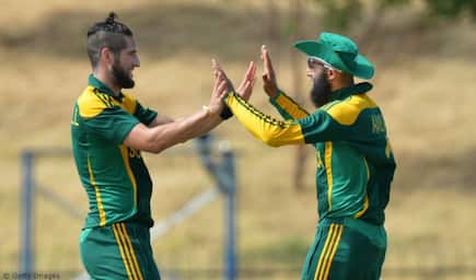 Hashim Amla, Wayne Parnell photobombed by ‘Batman’