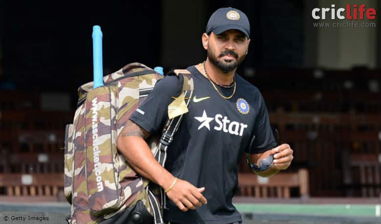 PHOTO: ‘Fan’ Murali Vijay’s dream comes true