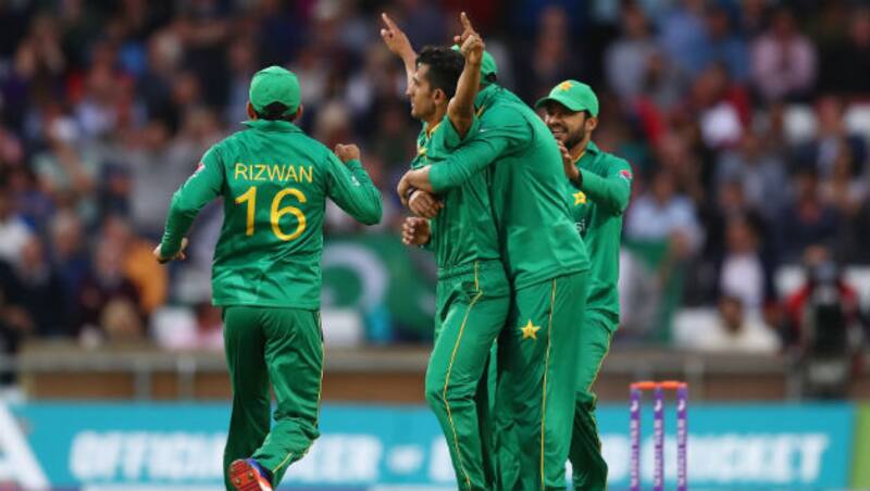 Pakistan players have a tough task ahead to beat in-form England in one-off T20I  &copy; Getty Images