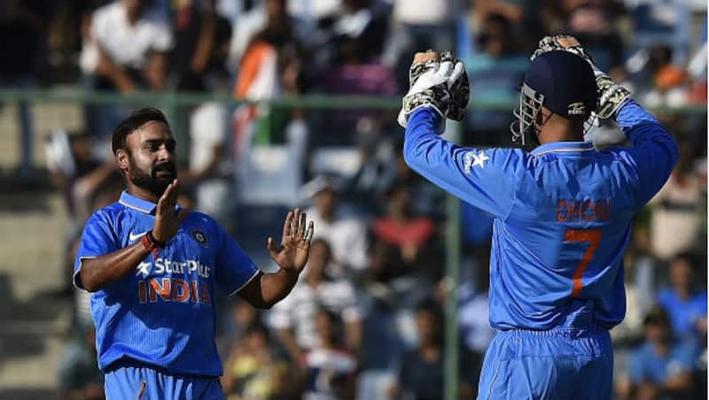 LIVE Cricket Score, India vs New Zealand, India vs New Zealand live score, ind vs nz 3rd ODI, ind vs nz live score, india vs New Zealand live streaming, India Vs New Zealand Highlights, India Zealand Mohali