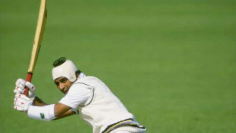 Sunil Gavaskar batting with his protective head gear. (Courtesy: Getty Images)